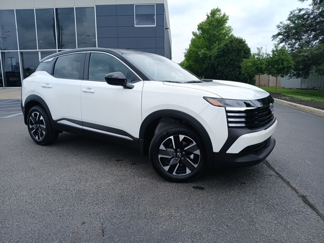Vehicle image 4 of 69