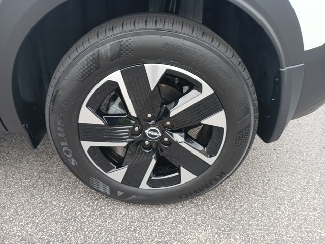 Vehicle image 16 of 69