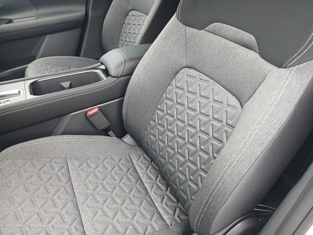 Vehicle image 18 of 69
