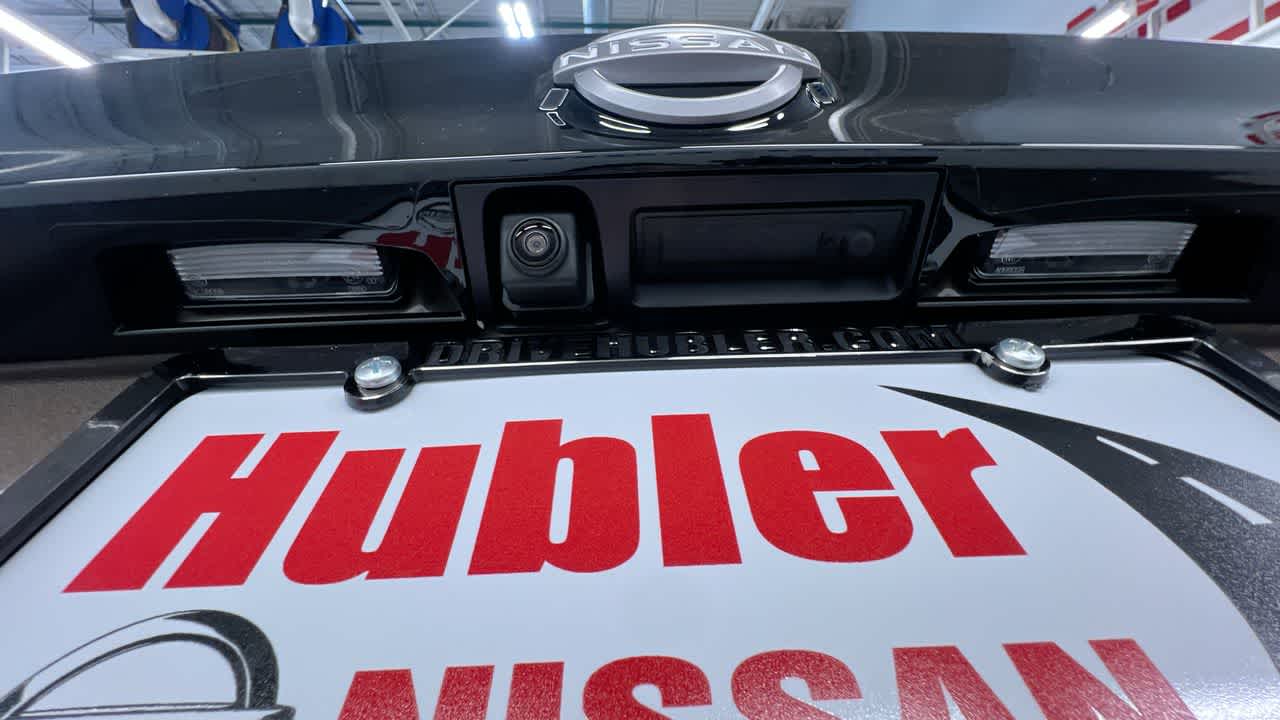 Vehicle image 40 of 42