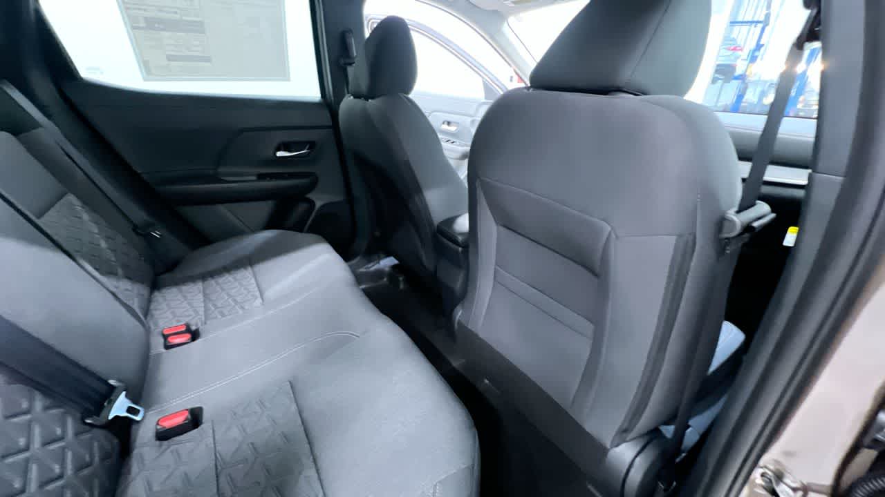 Vehicle image 37 of 42
