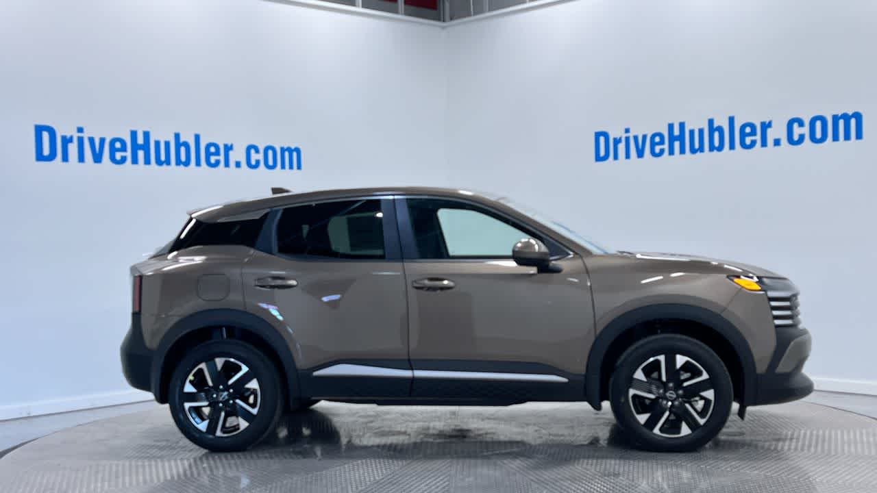 Vehicle image 5 of 42