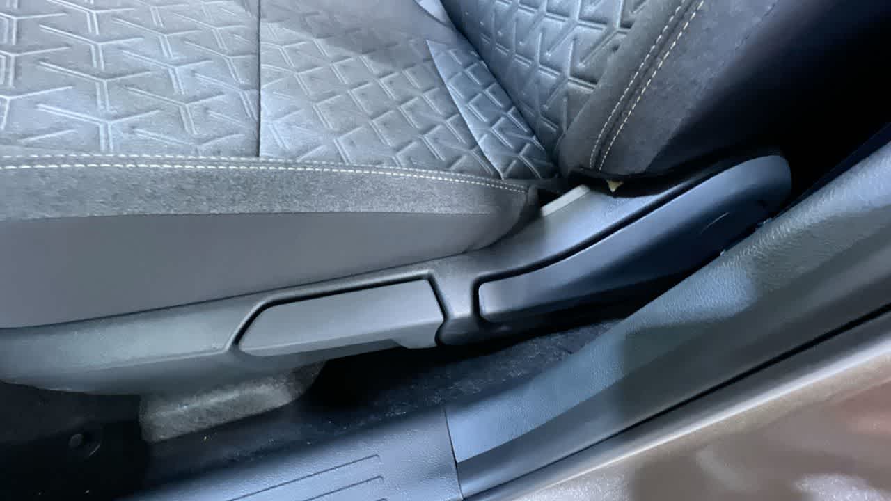 Vehicle image 13 of 42
