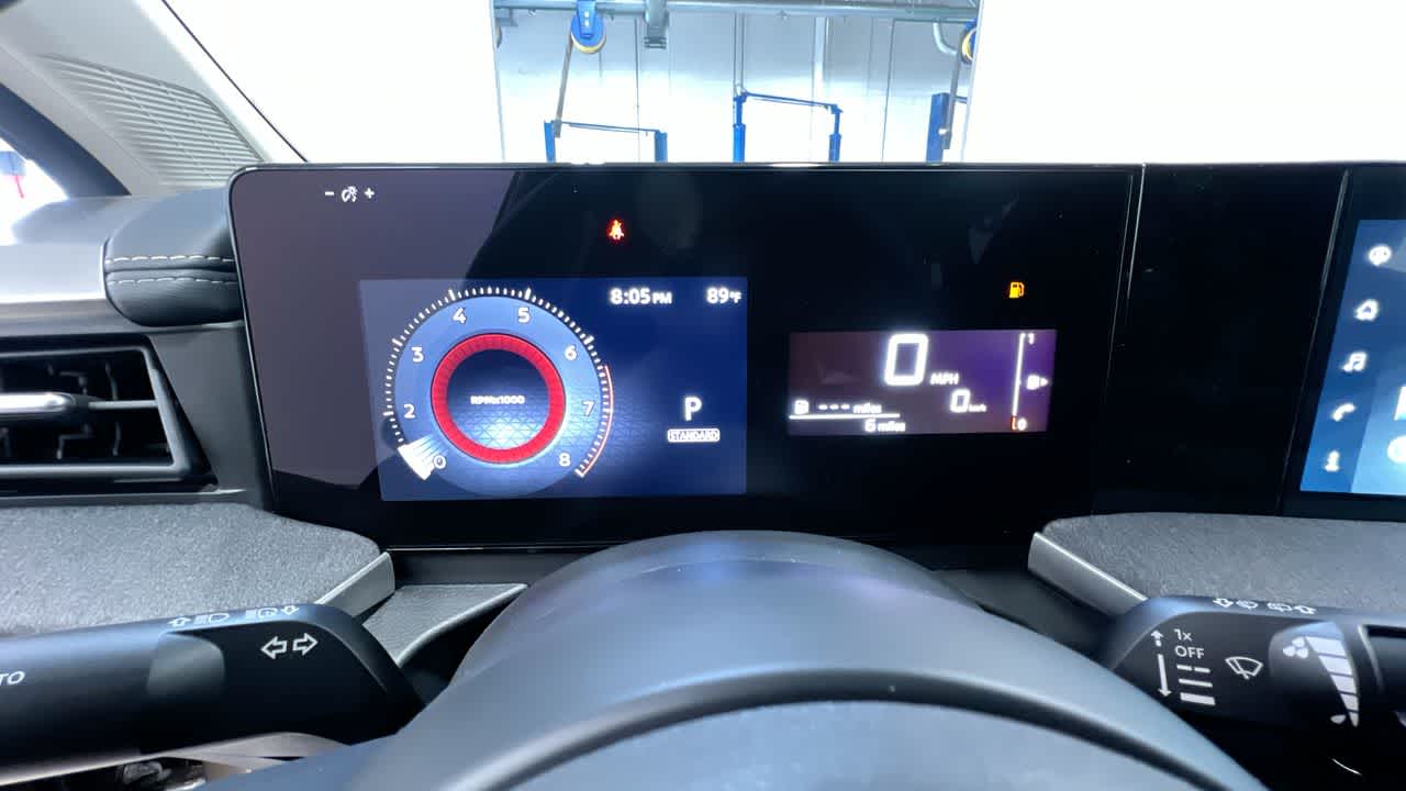 Vehicle image 21 of 42