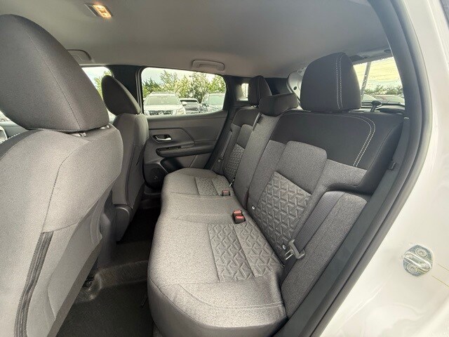 2025 Nissan Kicks SV Image 11 of 30