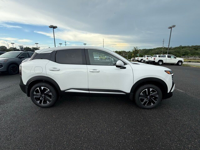 2025 Nissan Kicks SV Image 4 of 30