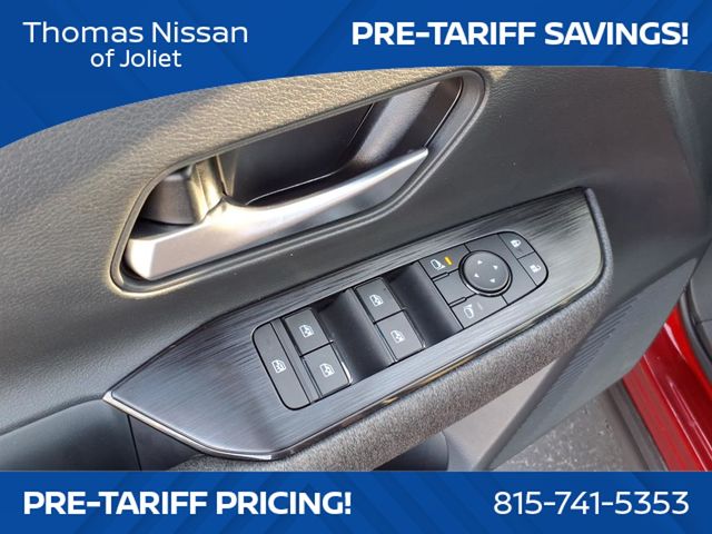 Vehicle image 18 of 25