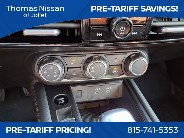 Vehicle image 21 of 25