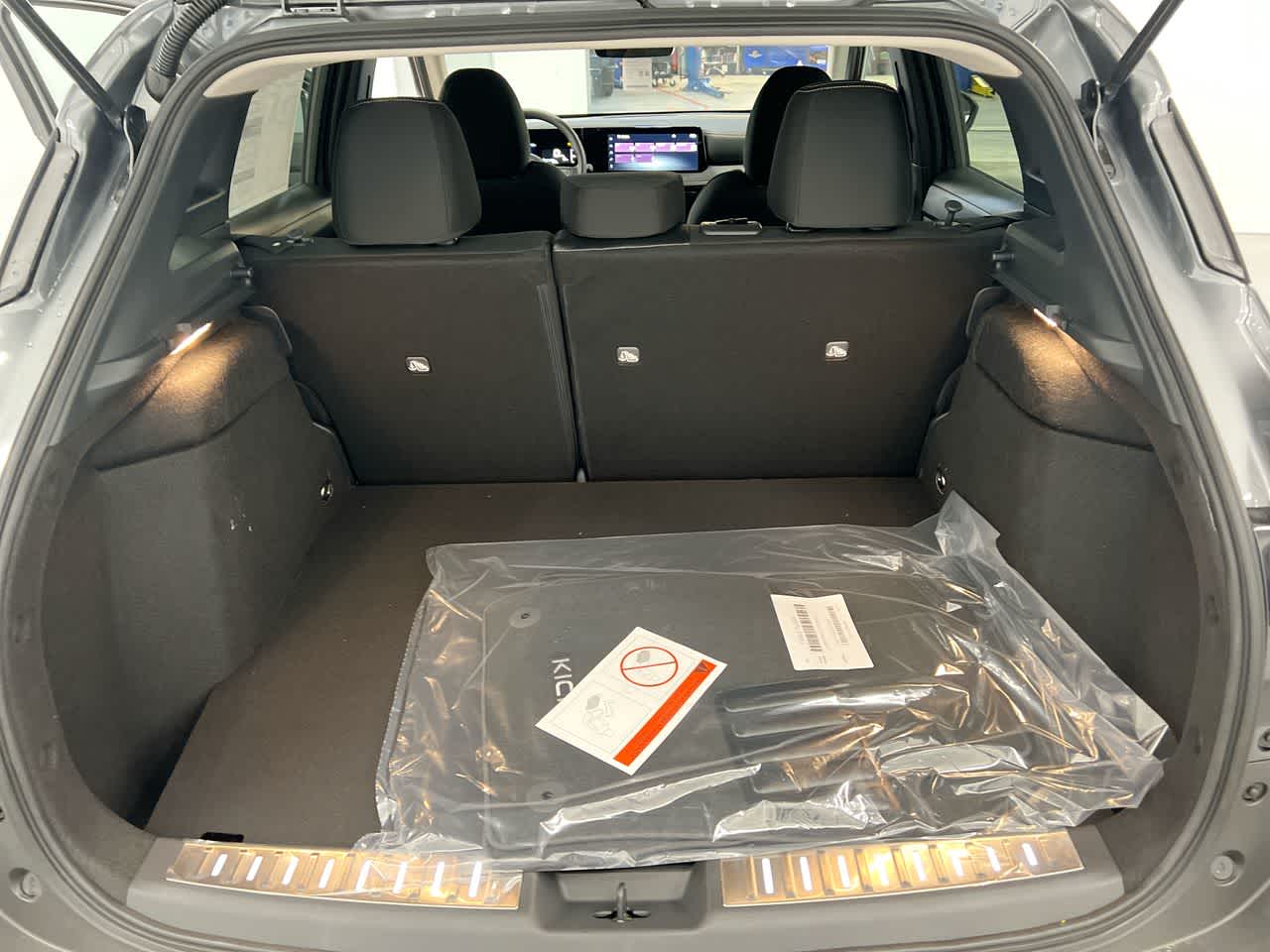 Vehicle image 24 of 27