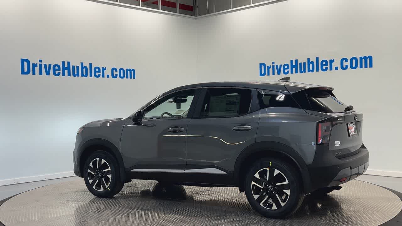 Vehicle image 8 of 27