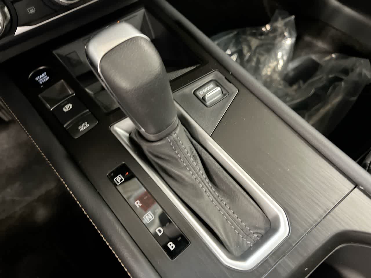 Vehicle image 19 of 27