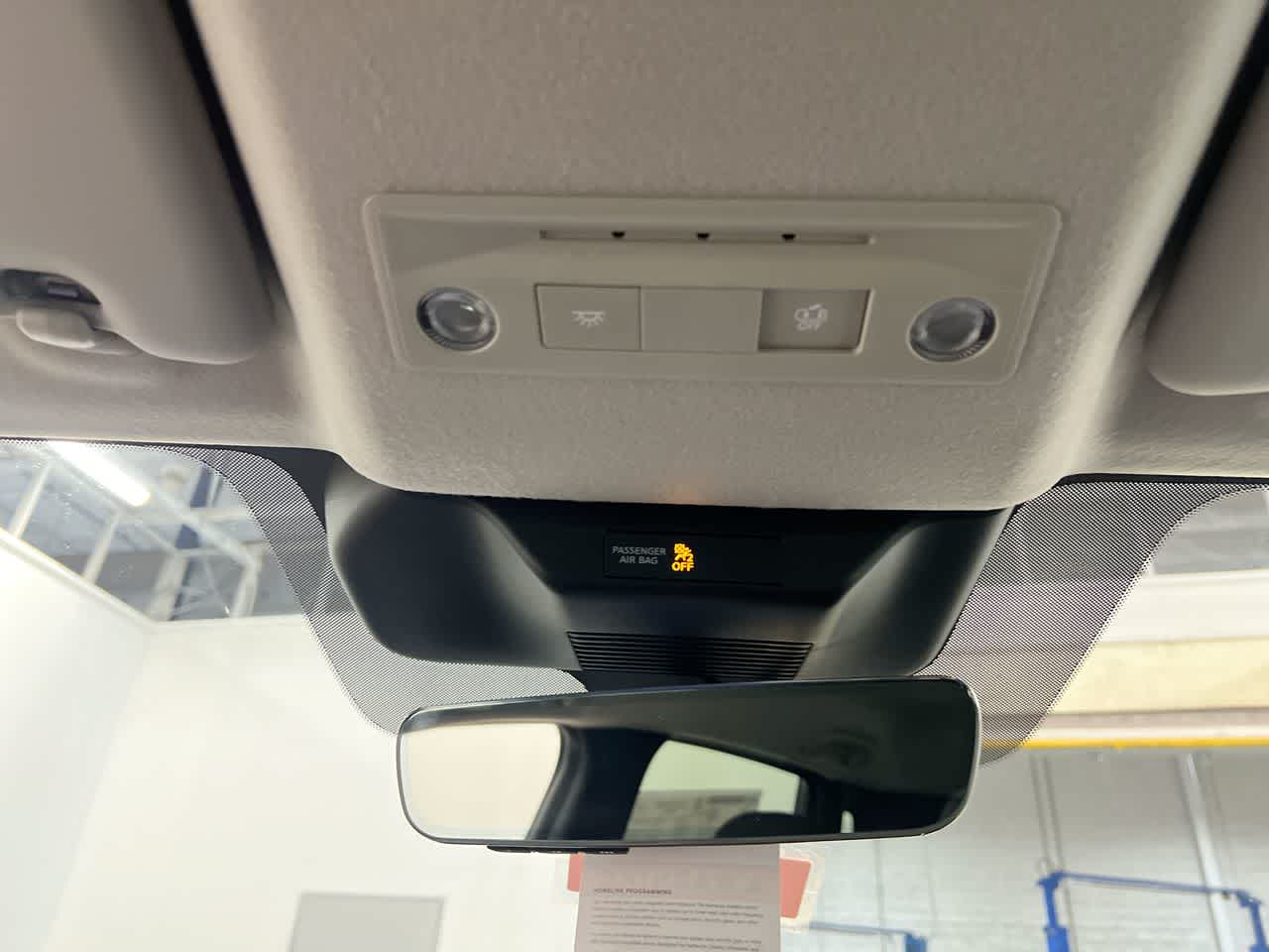 Vehicle image 20 of 27