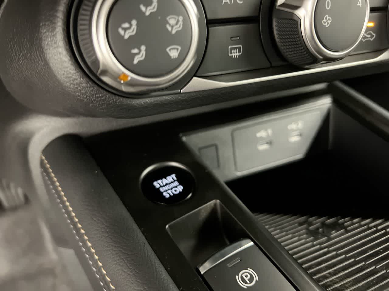Vehicle image 13 of 27