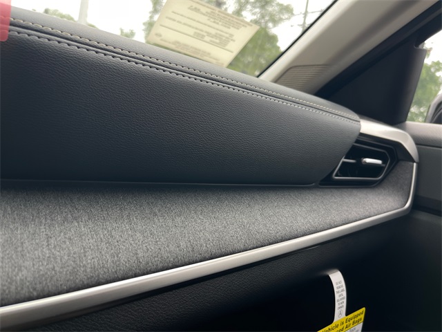 Vehicle image 26 of 29