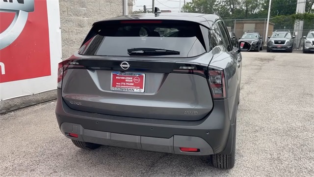 Vehicle image 11 of 29