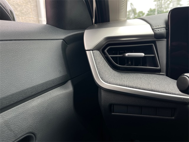 Vehicle image 28 of 29