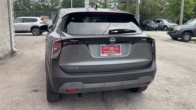 Vehicle image 13 of 29
