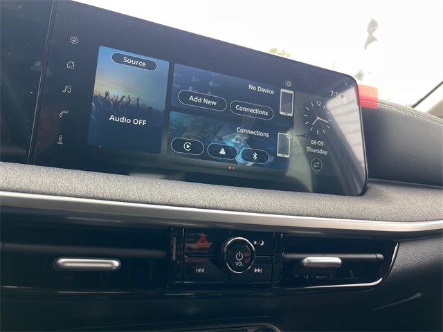 Vehicle image 23 of 29