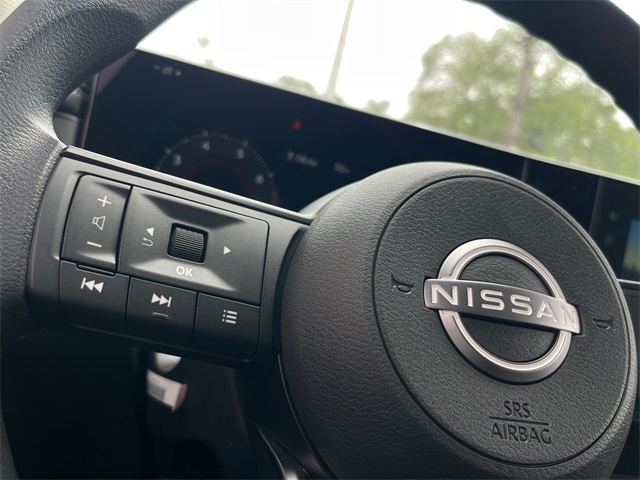 Vehicle image 21 of 29