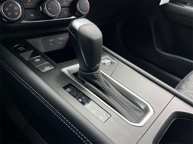 Vehicle image 25 of 29
