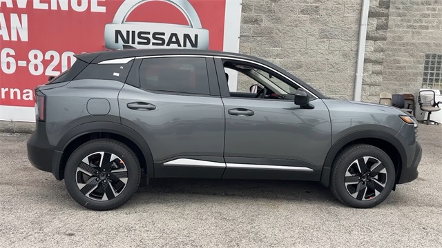 Vehicle image 10 of 29