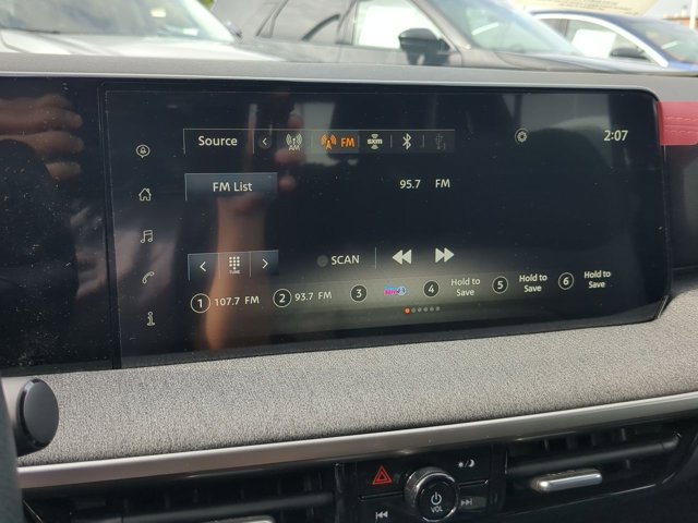 Vehicle image 11 of 15