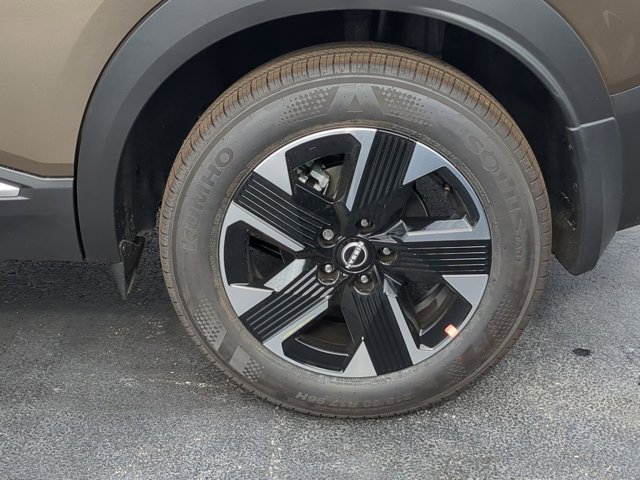Vehicle image 5 of 15