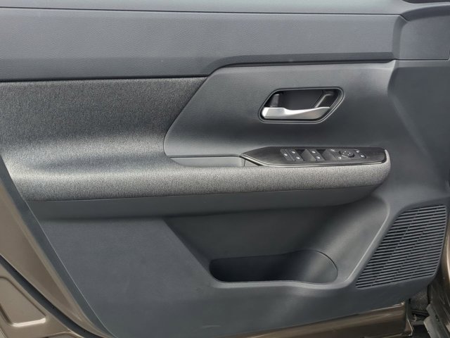Vehicle image 14 of 15