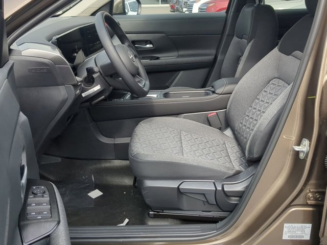 Vehicle image 6 of 15