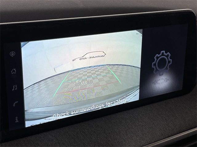 Vehicle image 17 of 25