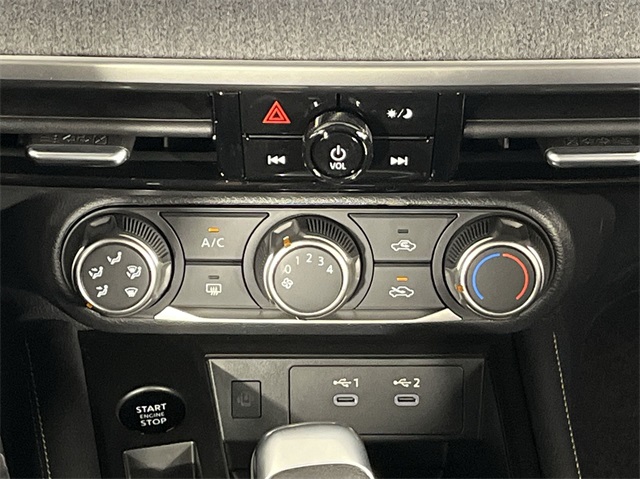 Vehicle image 18 of 25