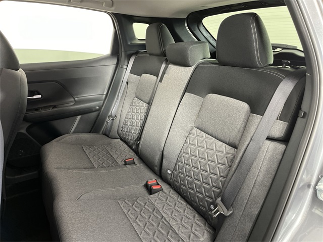 Vehicle image 21 of 25