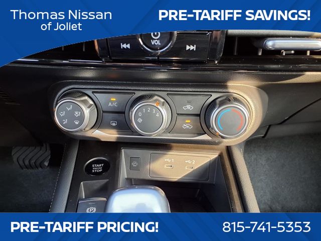 Vehicle image 23 of 25