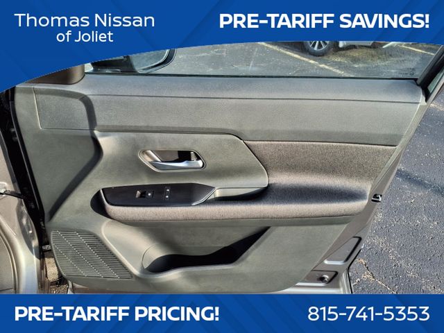 Vehicle image 20 of 25