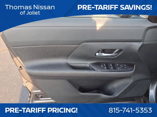 Vehicle image 22 of 25