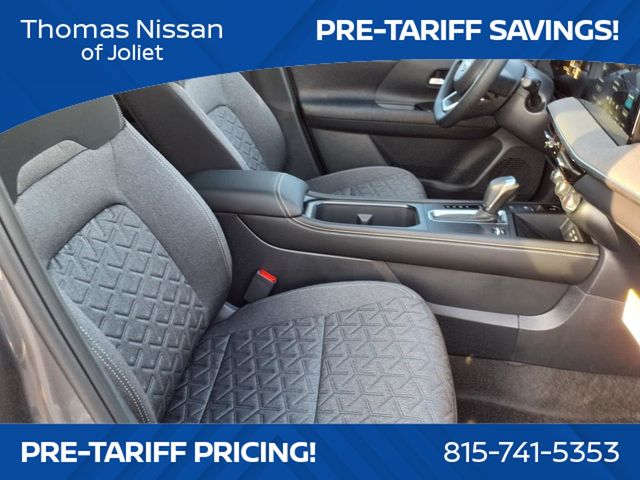 Vehicle image 13 of 25