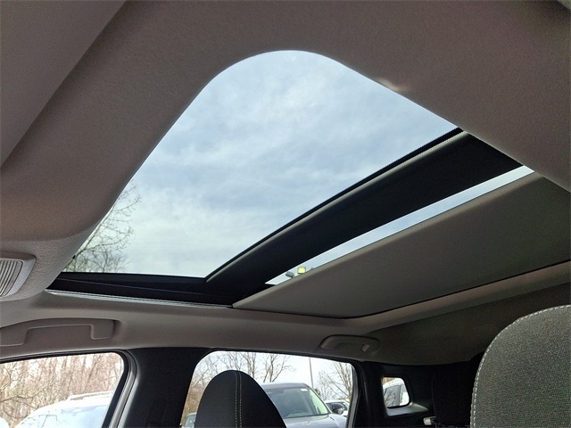 2025 Nissan Kicks SV Image 7 of 10