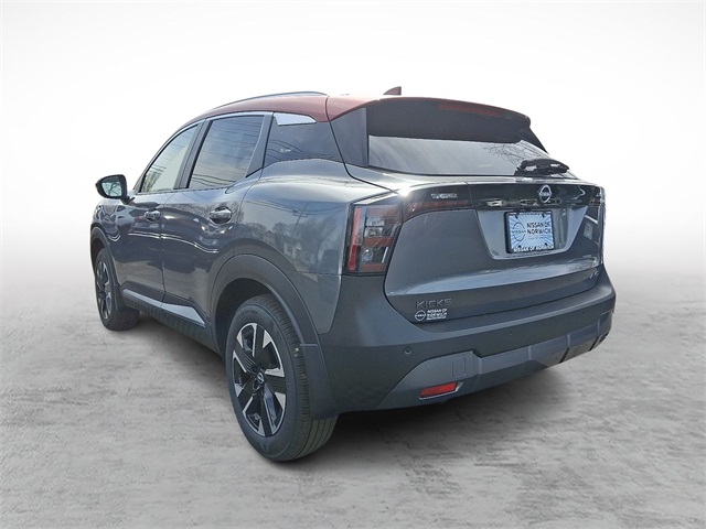 2025 Nissan Kicks SV Image 4 of 10
