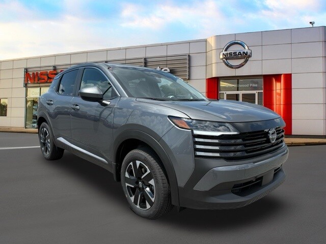 2025 Nissan Kicks SV Image 2 of 29