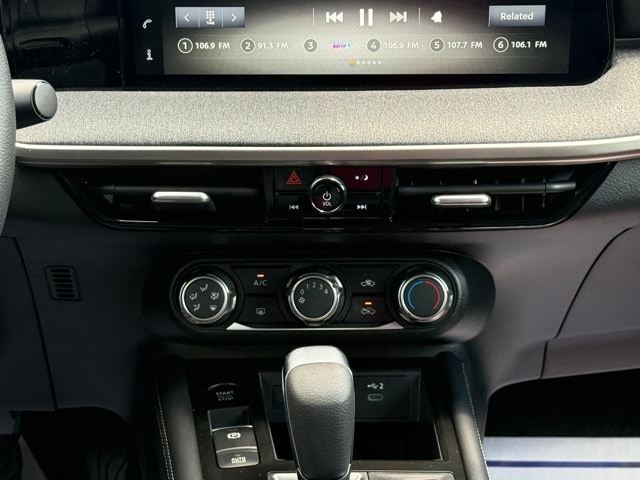 2025 Nissan Kicks SV Image 23 of 29