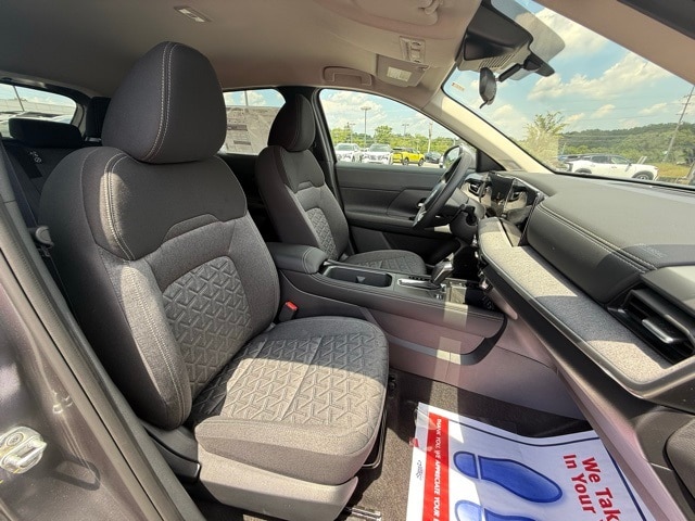 2025 Nissan Kicks SV Image 14 of 29