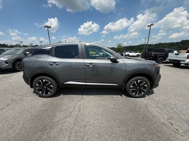 2025 Nissan Kicks SV Image 4 of 29