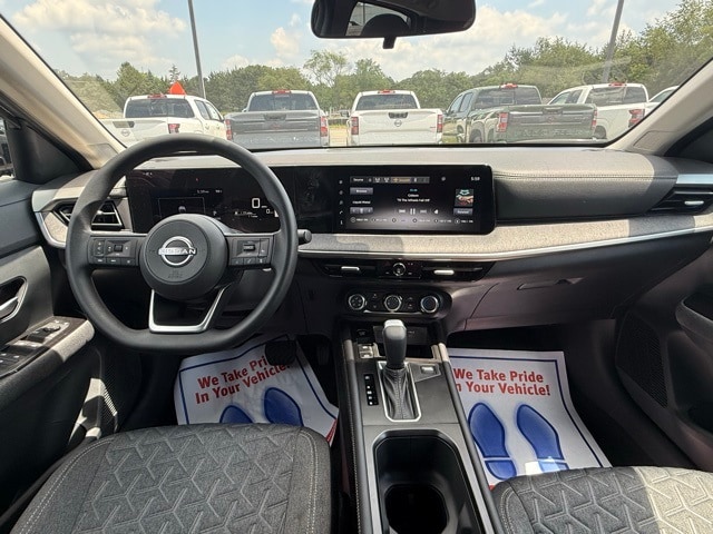 2025 Nissan Kicks SV Image 15 of 29