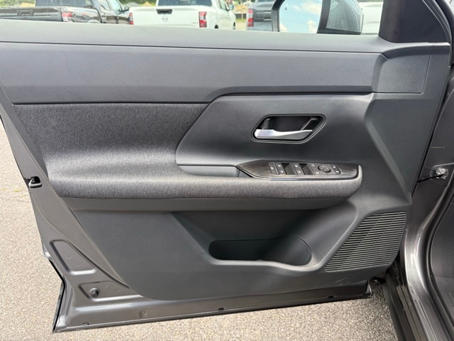 2025 Nissan Kicks SV Image 25 of 29