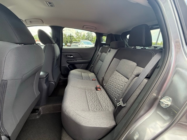 2025 Nissan Kicks SV Image 13 of 29