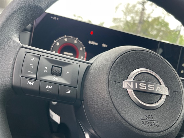 Vehicle image 18 of 27