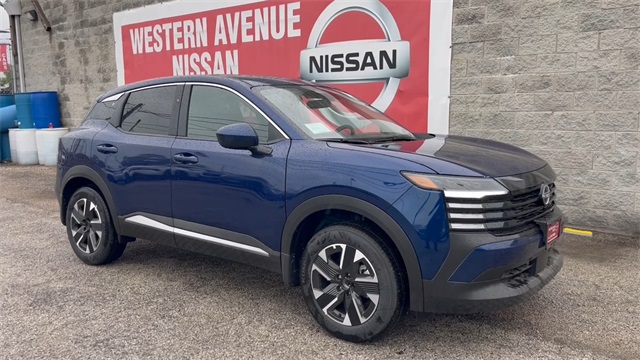 Vehicle image 8 of 27