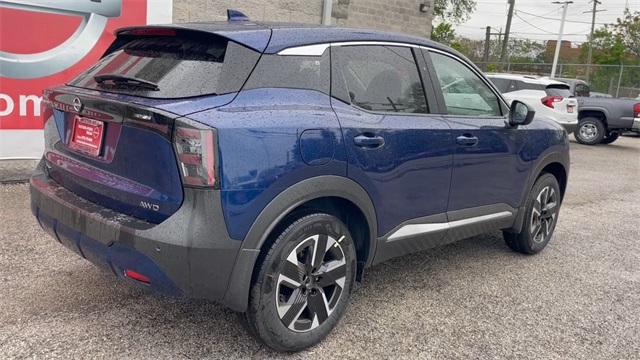 Vehicle image 9 of 27