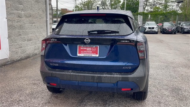 Vehicle image 12 of 27