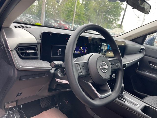 Vehicle image 13 of 27